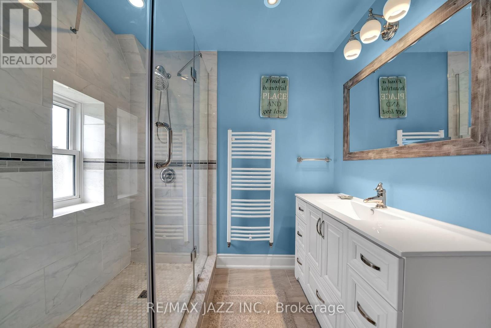 Photo 7 of 303 Gliddon Avenue, Oshawa ON