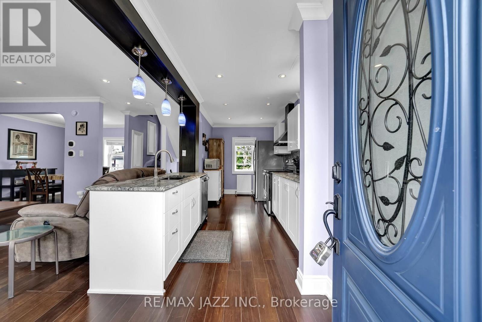 Photo 30 of 303 Gliddon Avenue, Oshawa ON