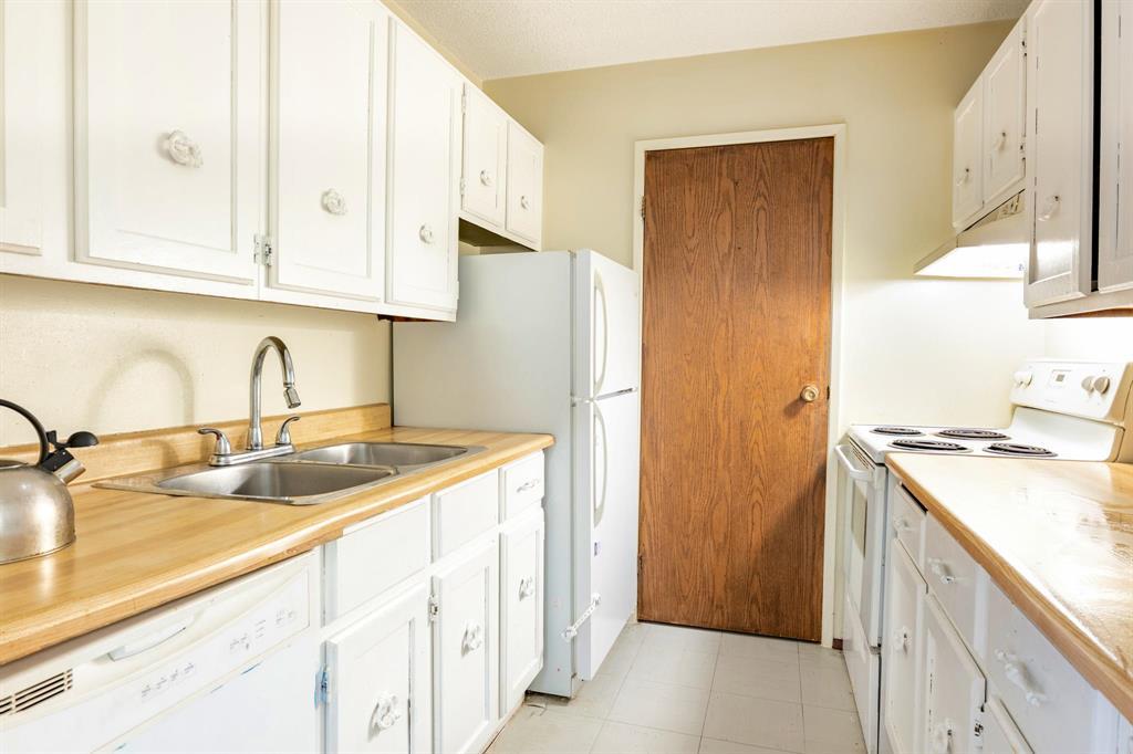 Photo 13 of 4 1523 Chancellor Drive, Winnipeg MB