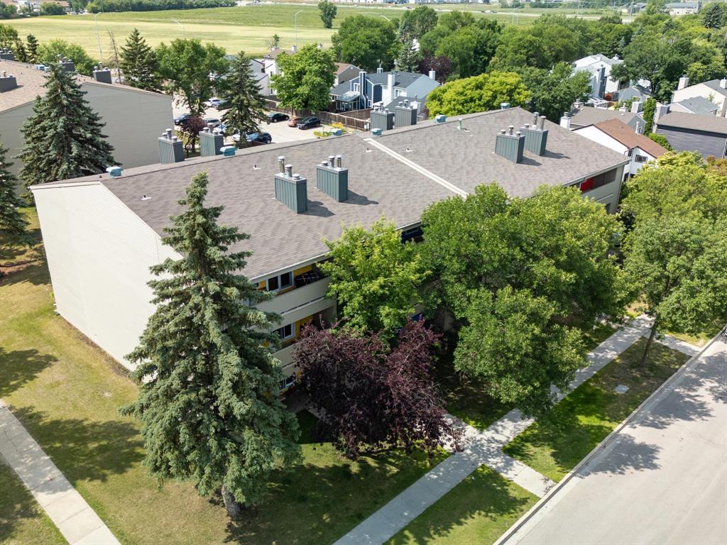 Photo 14 of 4 1523 Chancellor Drive, Winnipeg MB