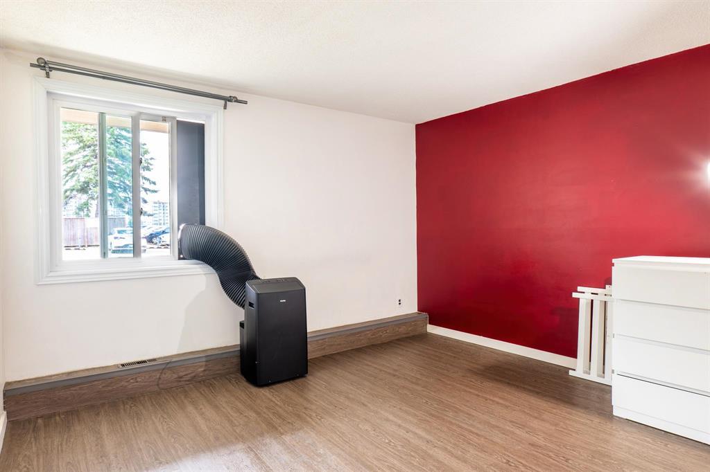 Photo 11 of 4 1523 Chancellor Drive, Winnipeg MB