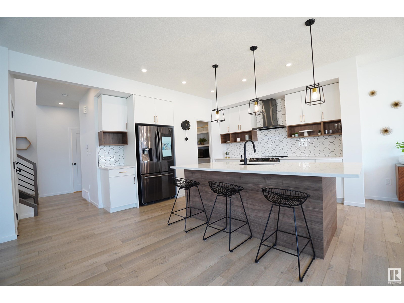 Photo 28 of 5557 Schonsee Dr Nw, Edmonton AB