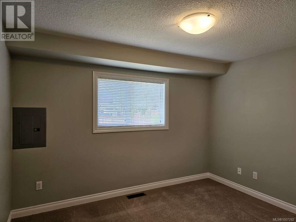 Photo 11 of 4129 Glenside Rd, Port Alberni BC
