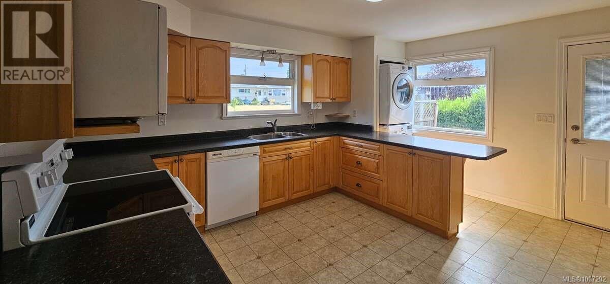 Photo 5 of 4129 Glenside Rd, Port Alberni BC