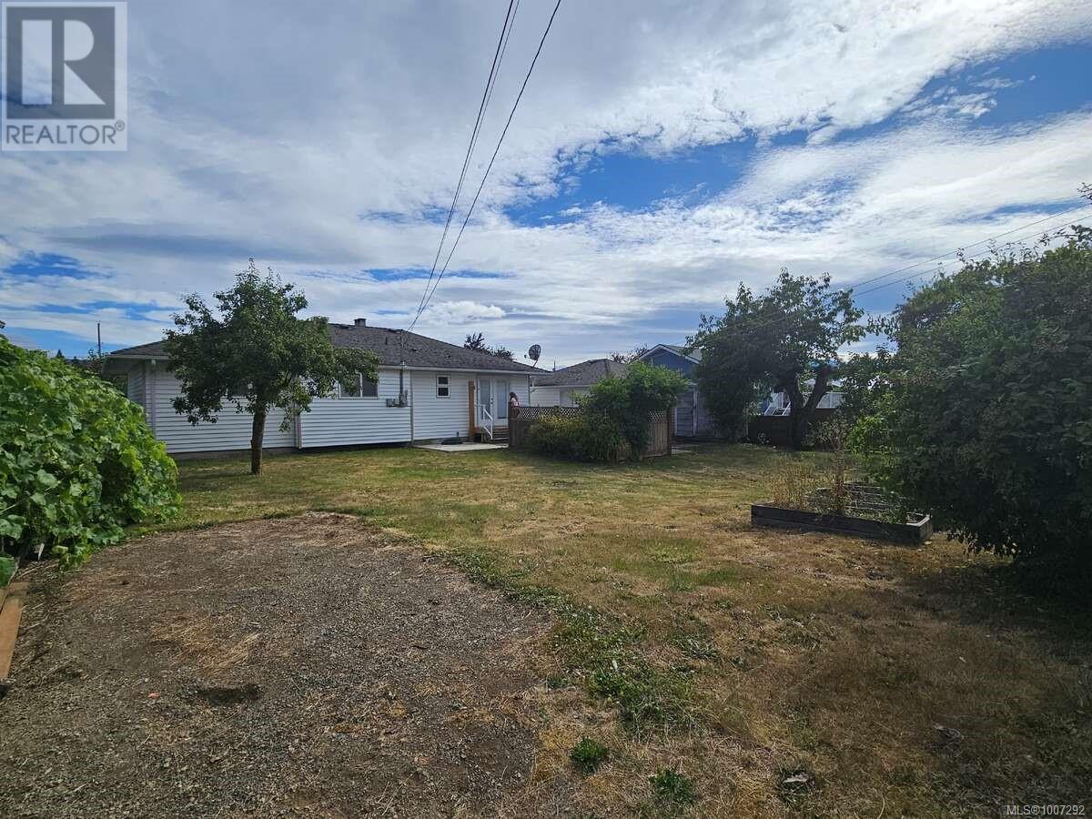 Photo 10 of 4129 Glenside Rd, Port Alberni BC