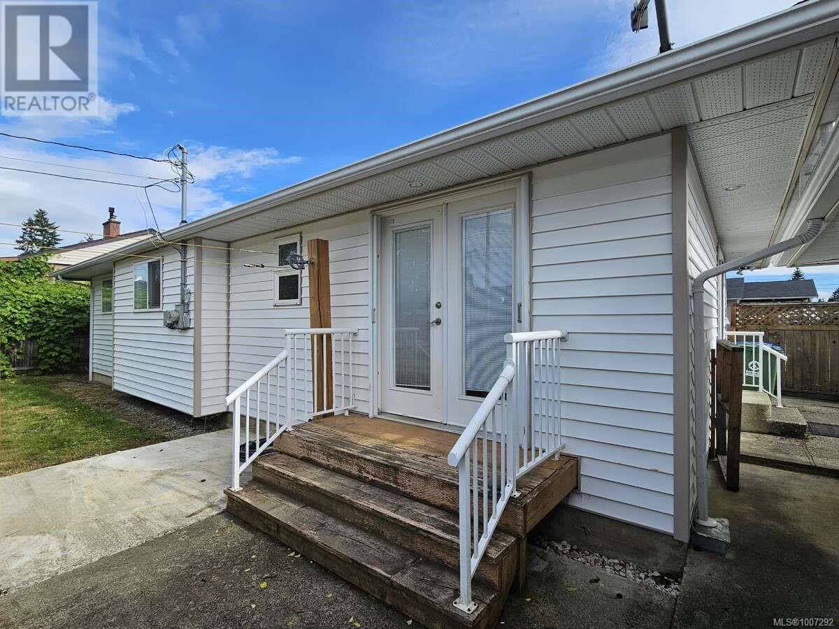 Photo 4 of 4129 Glenside Rd, Port Alberni BC