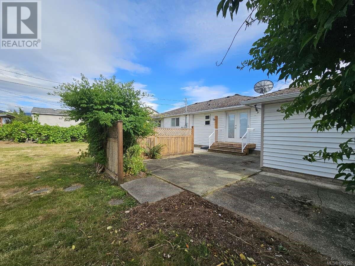 Photo 24 of 4129 Glenside Rd, Port Alberni BC