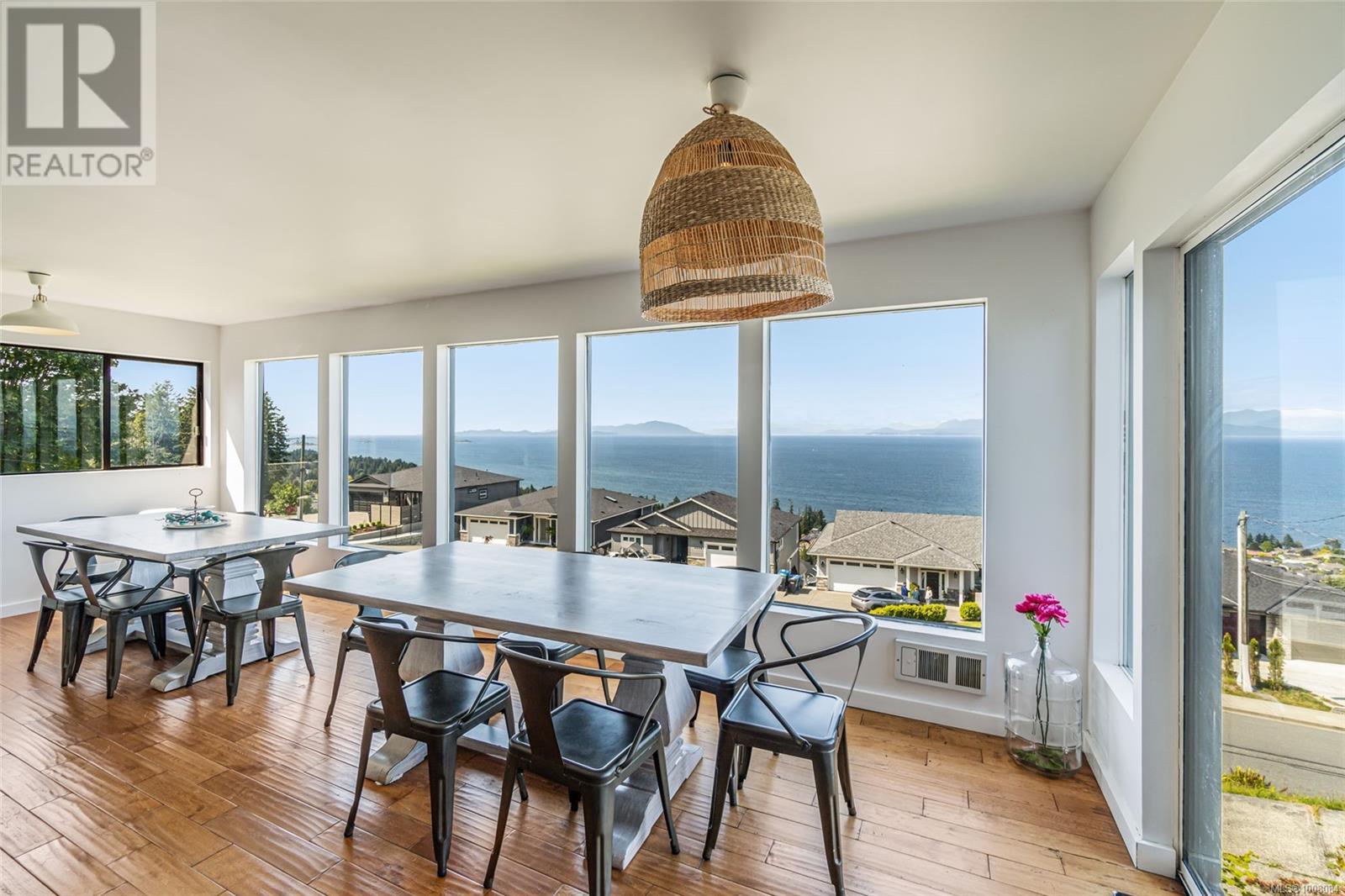 Photo 5 of 5343 Dewar Rd, Nanaimo BC