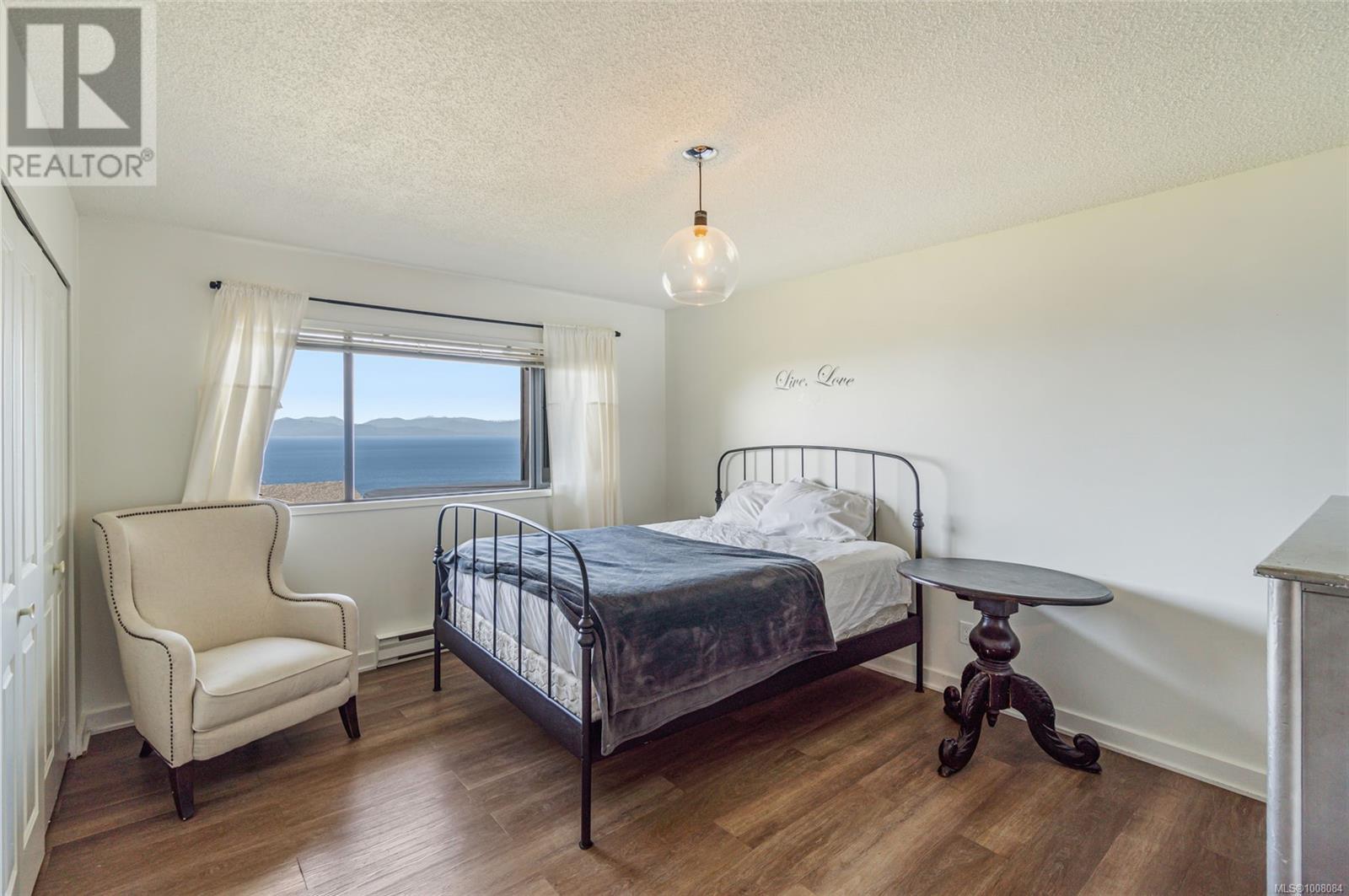 Photo 7 of 5343 Dewar Rd, Nanaimo BC