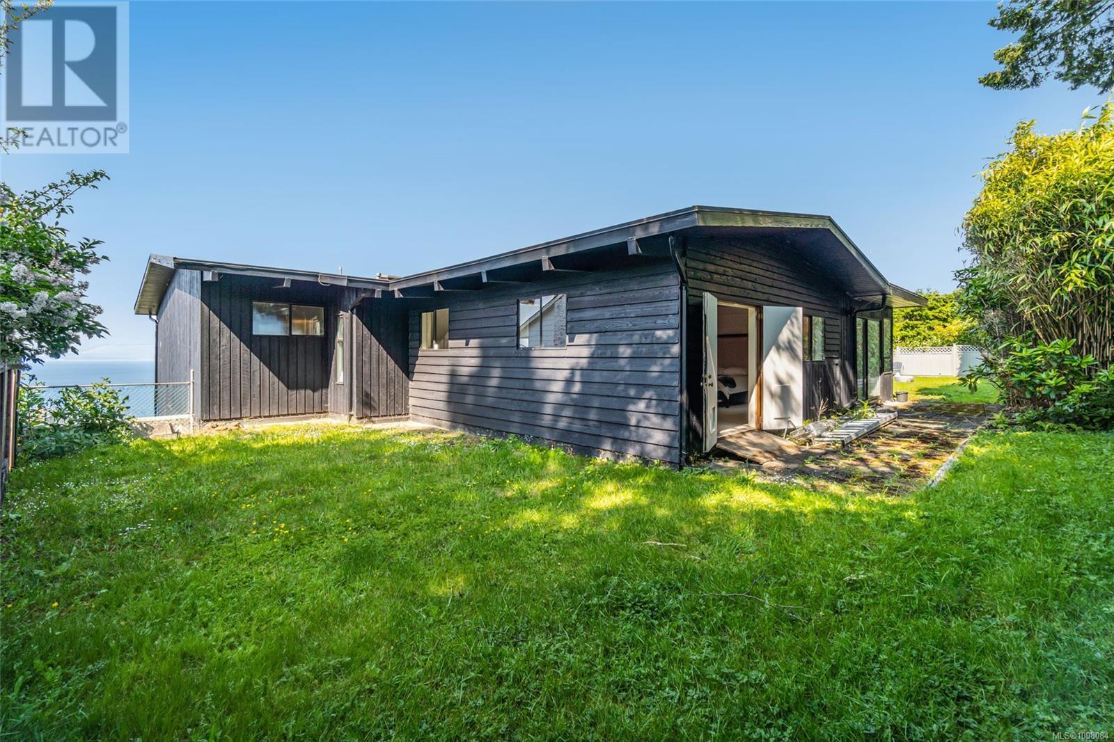 Photo 26 of 5343 Dewar Rd, Nanaimo BC
