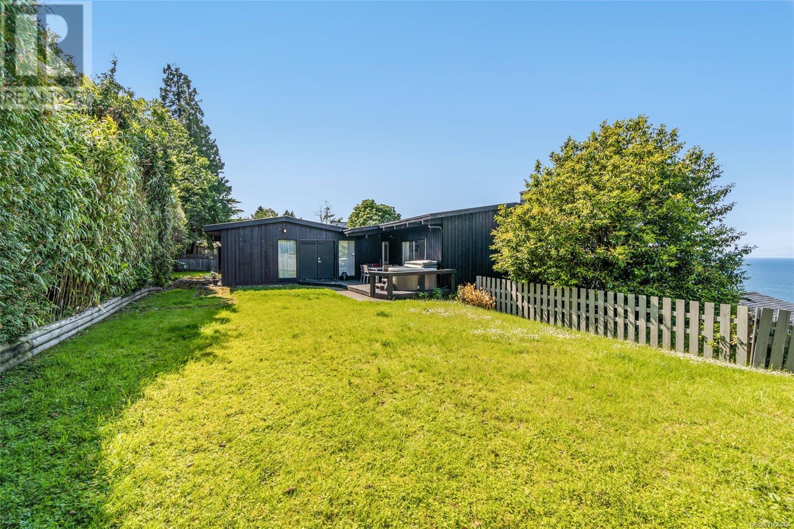 Photo 14 of 5343 Dewar Rd, Nanaimo BC