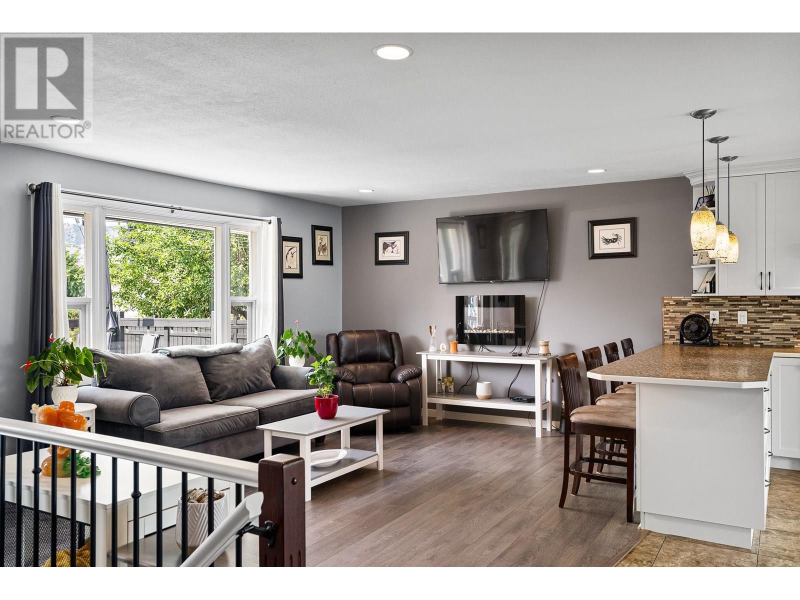 Photo 10 of 219 Cypress Avenue, Kamloops BC