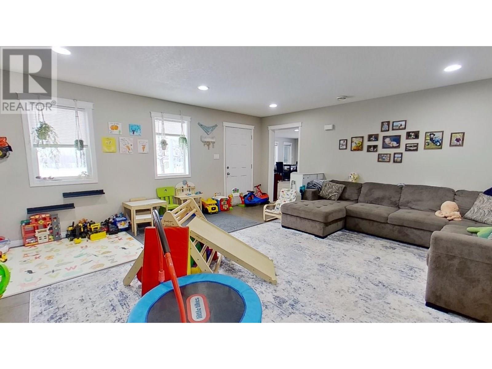 Photo 2 of 7338 Cartier Road, Fort St John BC