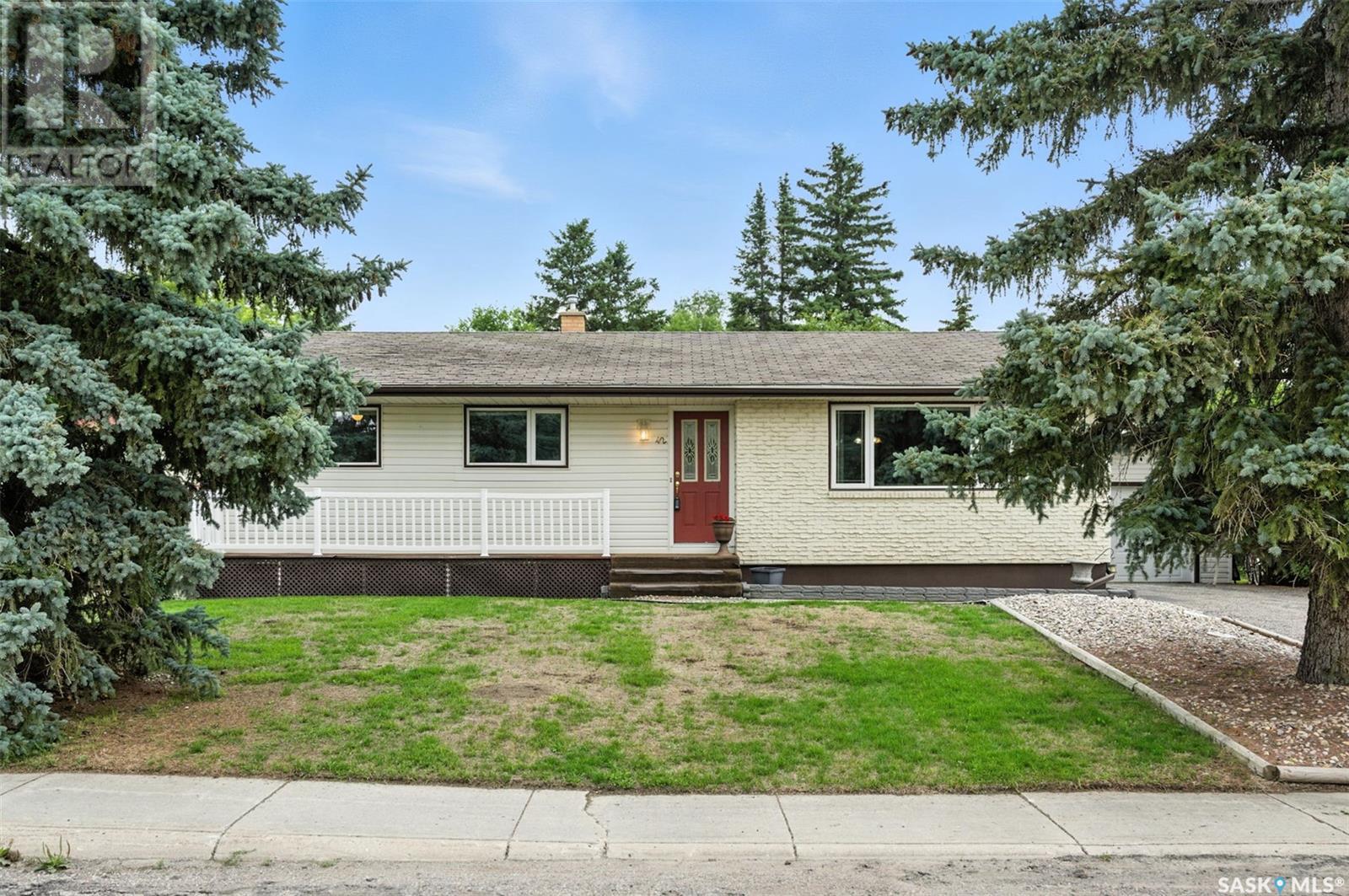 Photo 2 of 42 Calvert Crescent, Lanigan SK