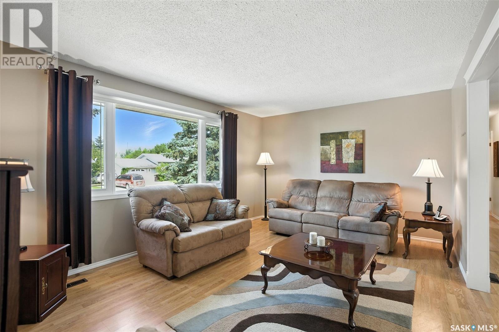 Photo 36 of 42 Calvert Crescent, Lanigan SK