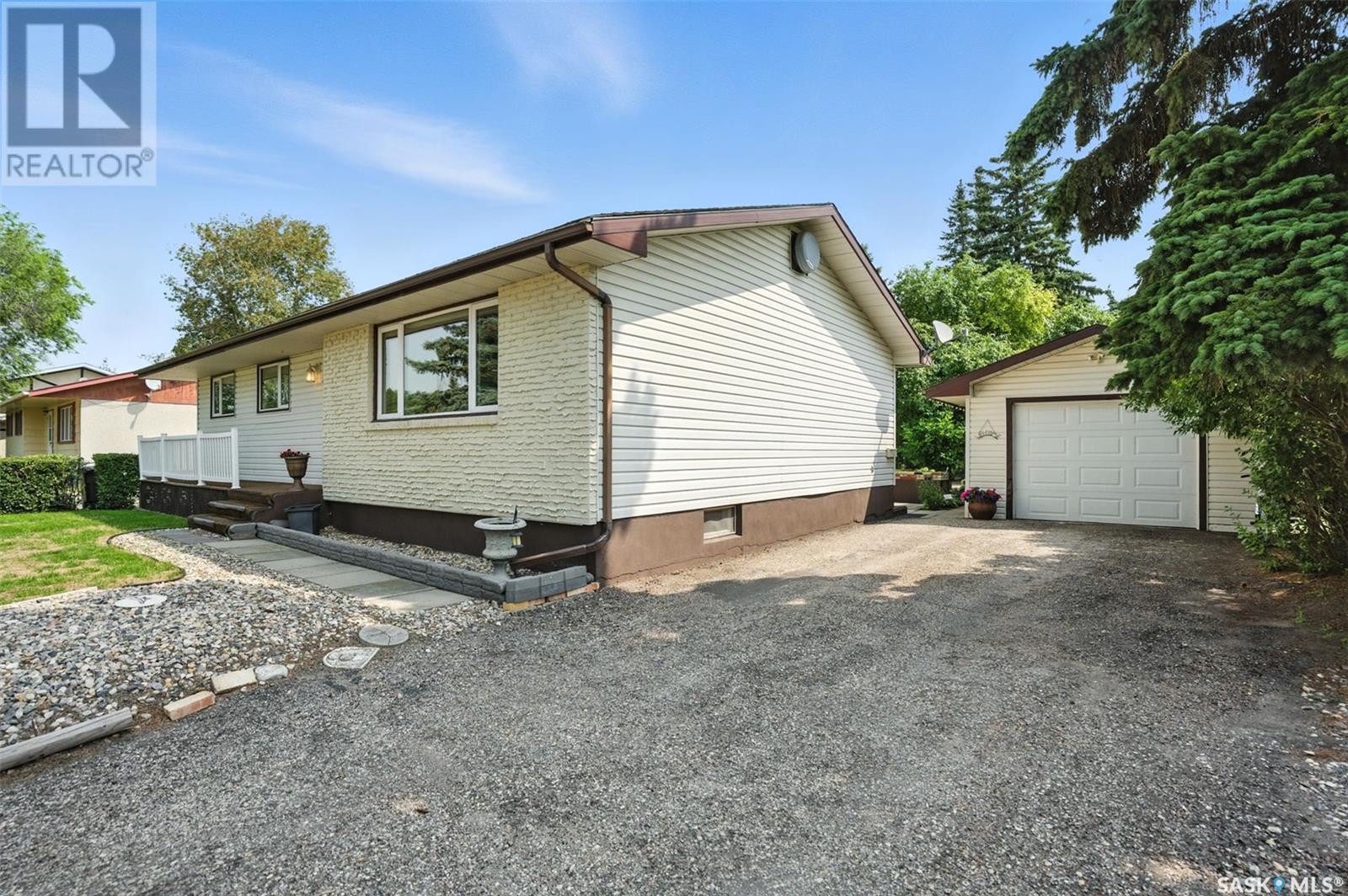Photo 40 of 42 Calvert Crescent, Lanigan SK