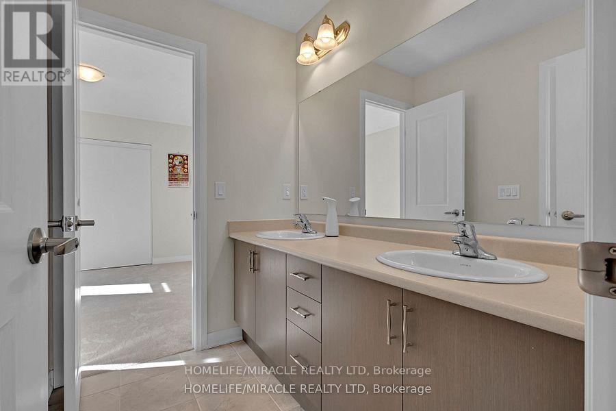 Photo 32 of 58 Mary Watson Street, North Dumfries ON