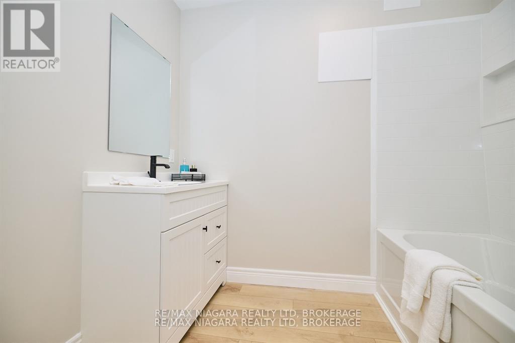 Photo 14 of 5508 Hillsdale Avenue, Niagara Falls ON