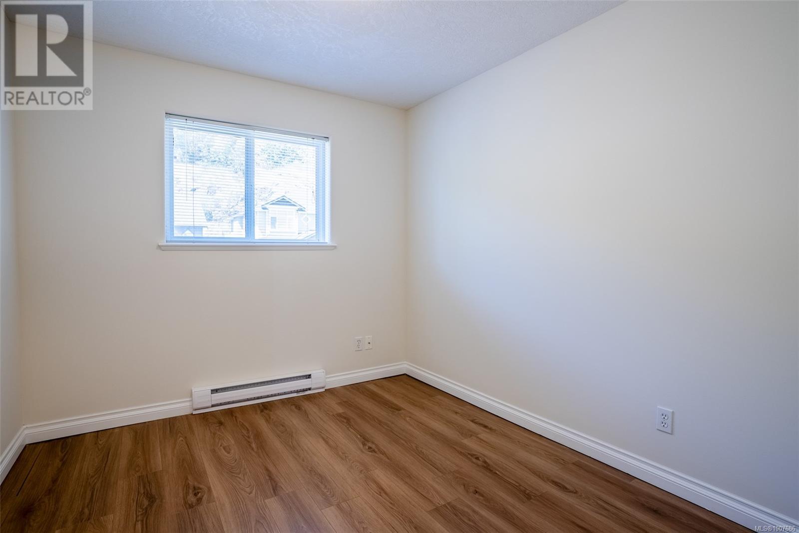 2562 CRYSTALVIEW DR - Image 13