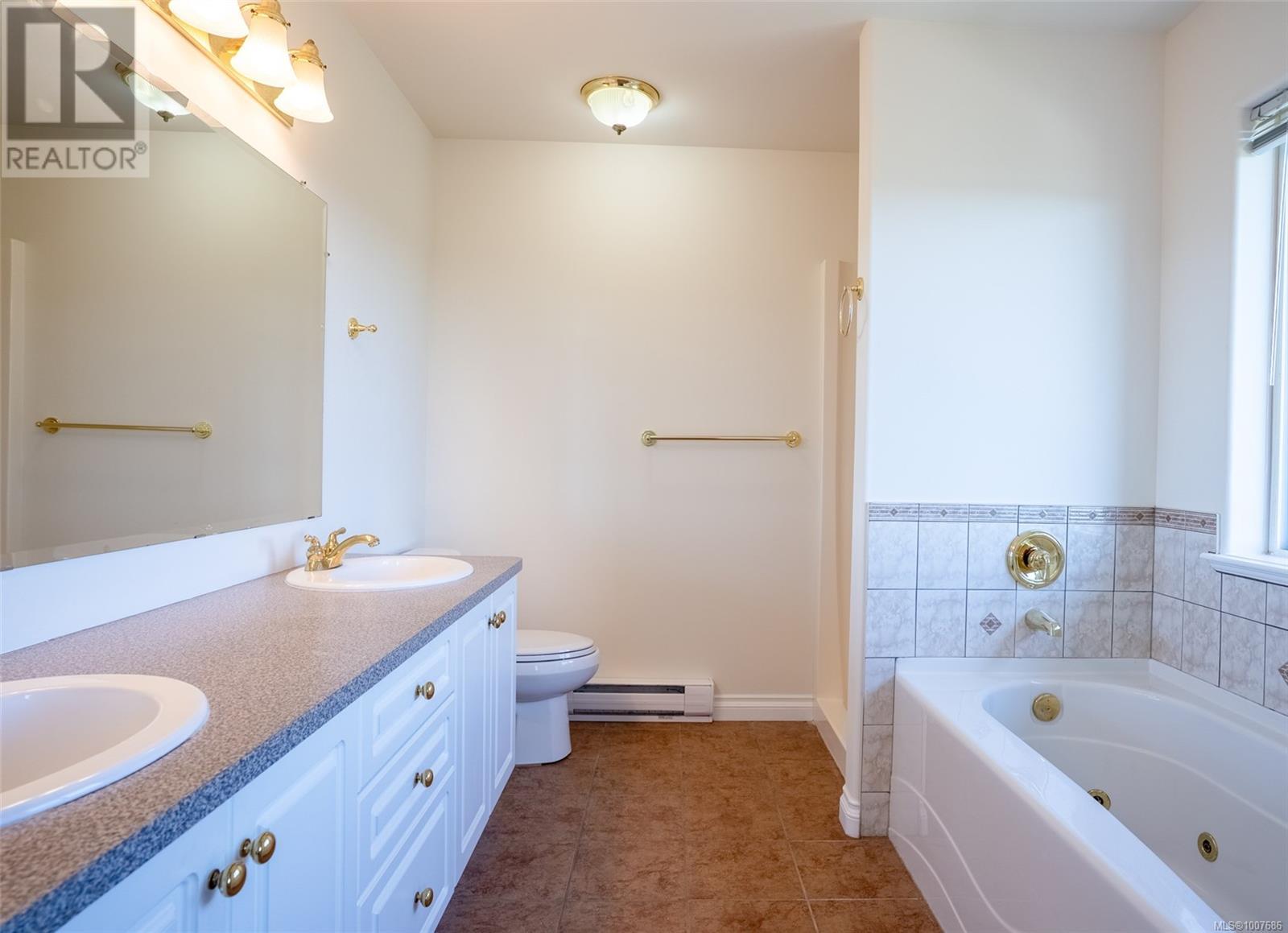 2562 CRYSTALVIEW DR - Image 14