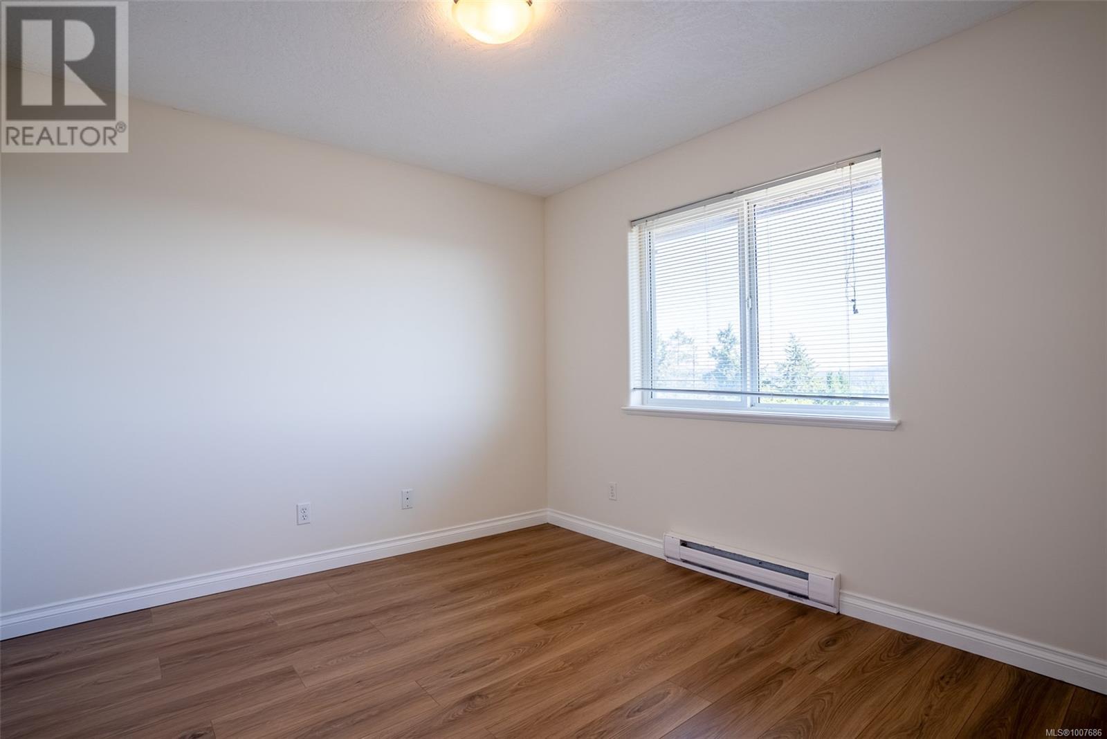 2562 CRYSTALVIEW DR - Image 18