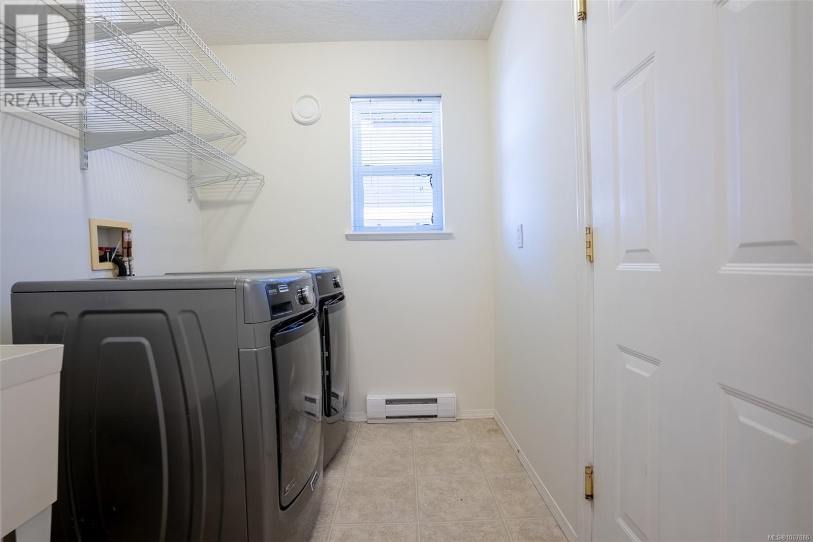 2562 CRYSTALVIEW DR - Image 31