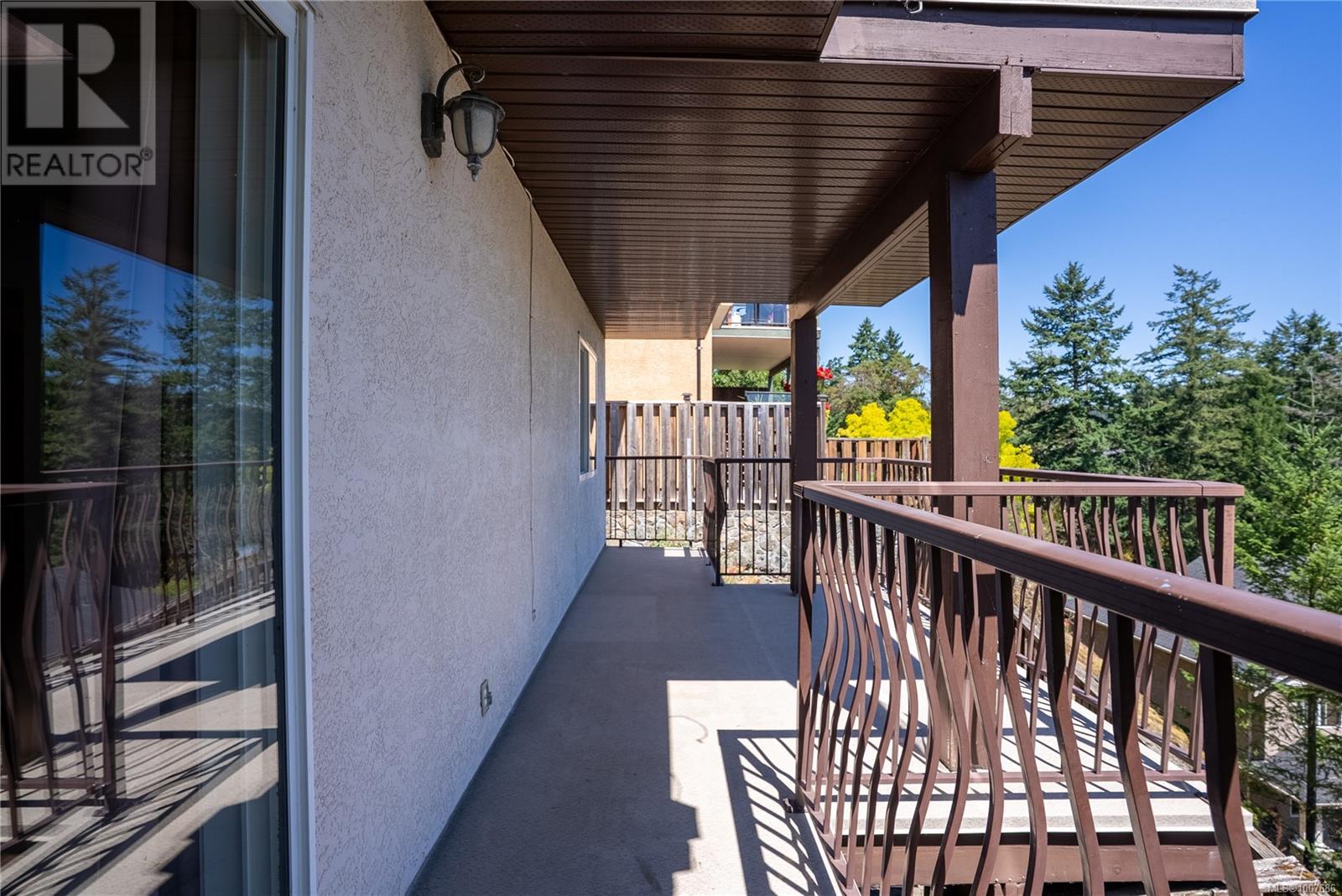 2562 CRYSTALVIEW DR - Image 35