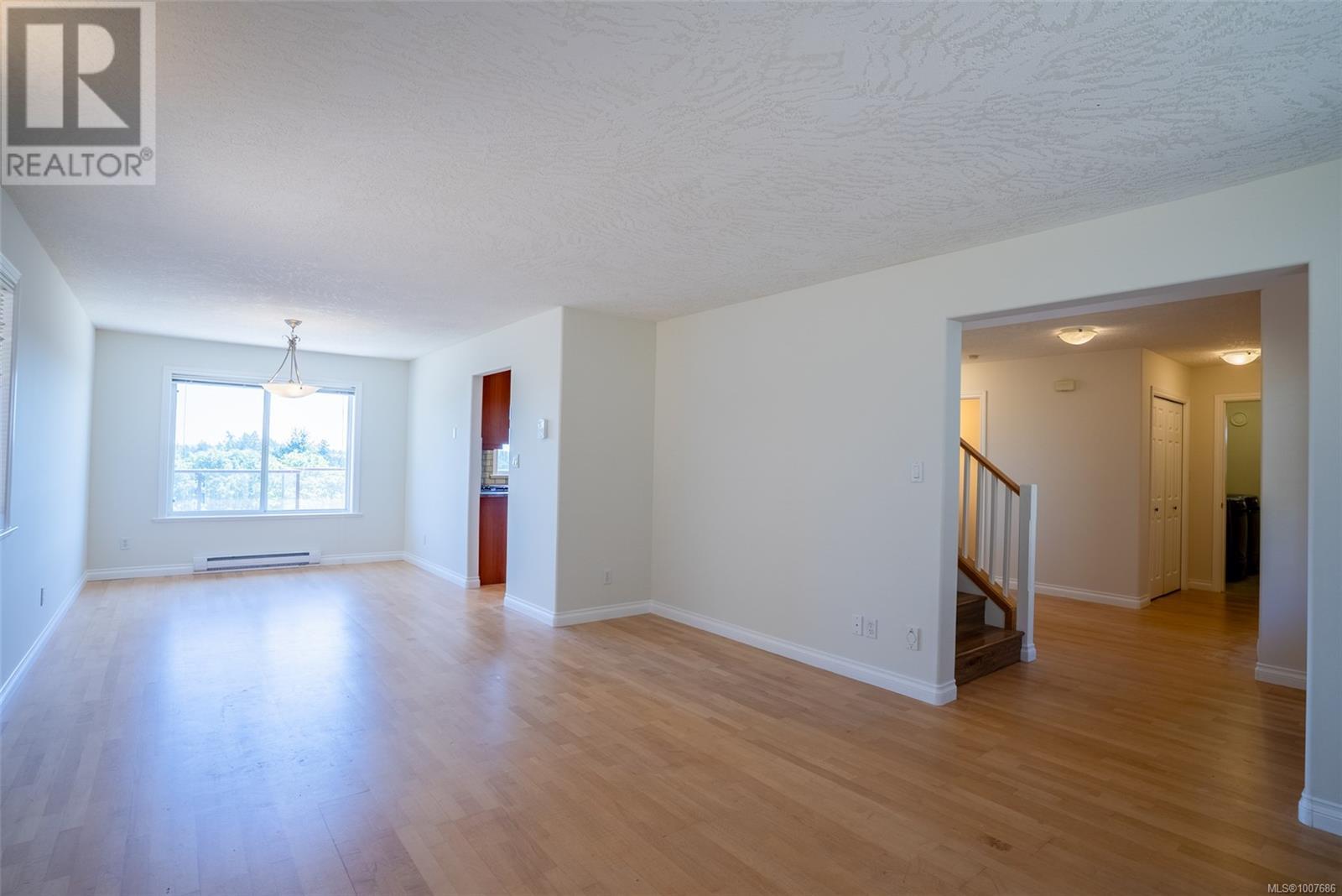 2562 CRYSTALVIEW DR - Image 4