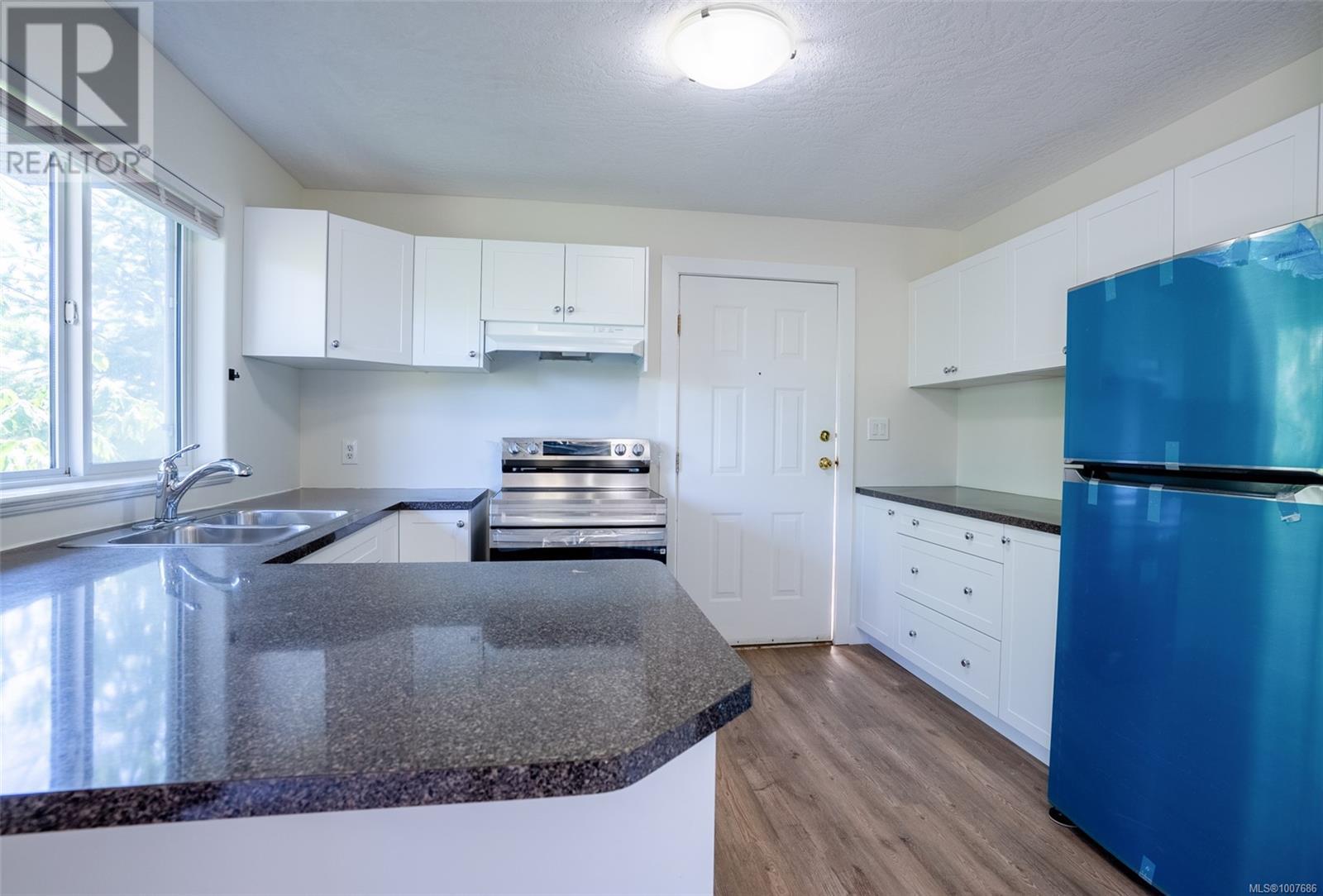 2562 CRYSTALVIEW DR - Image 41