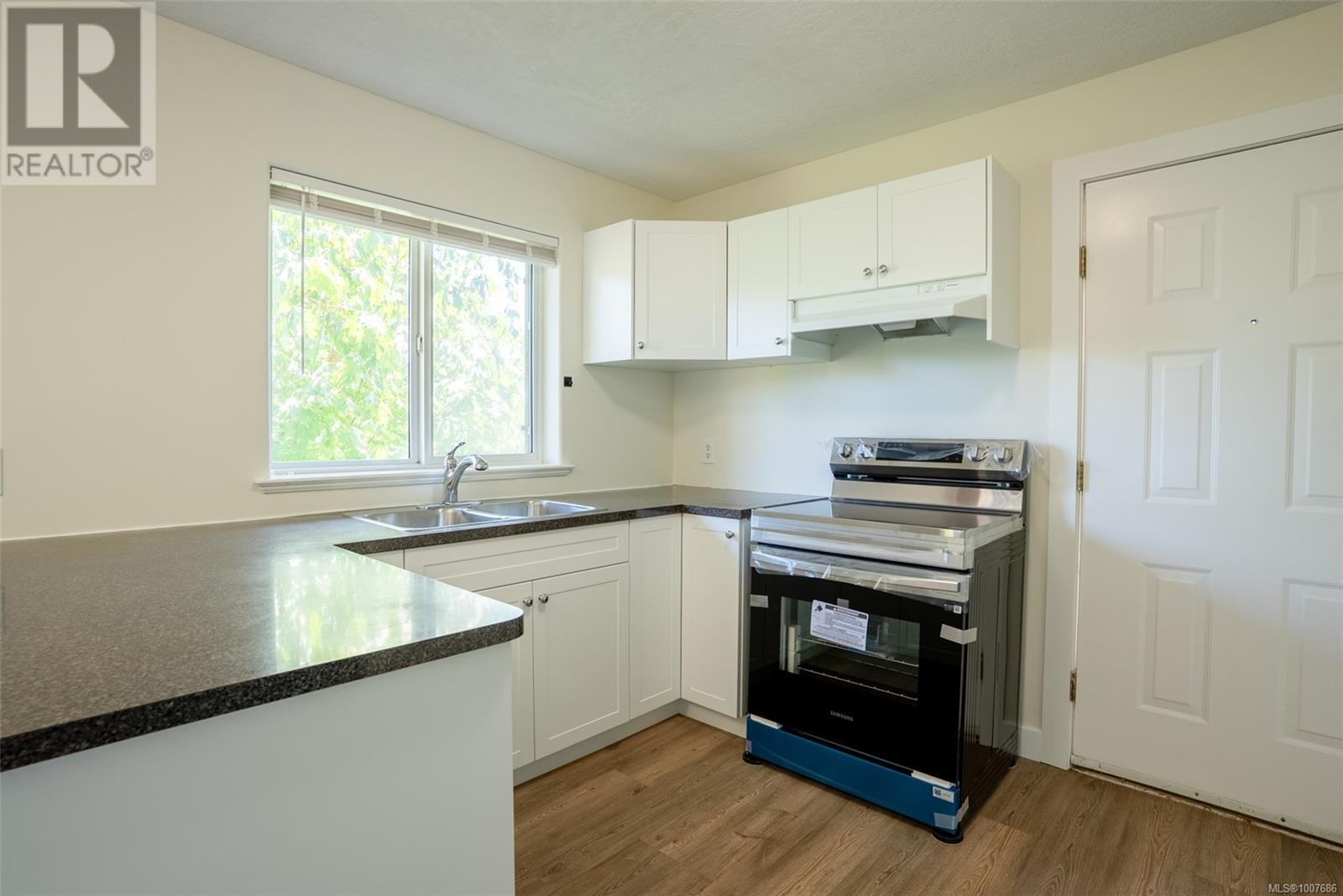 2562 CRYSTALVIEW DR - Image 42