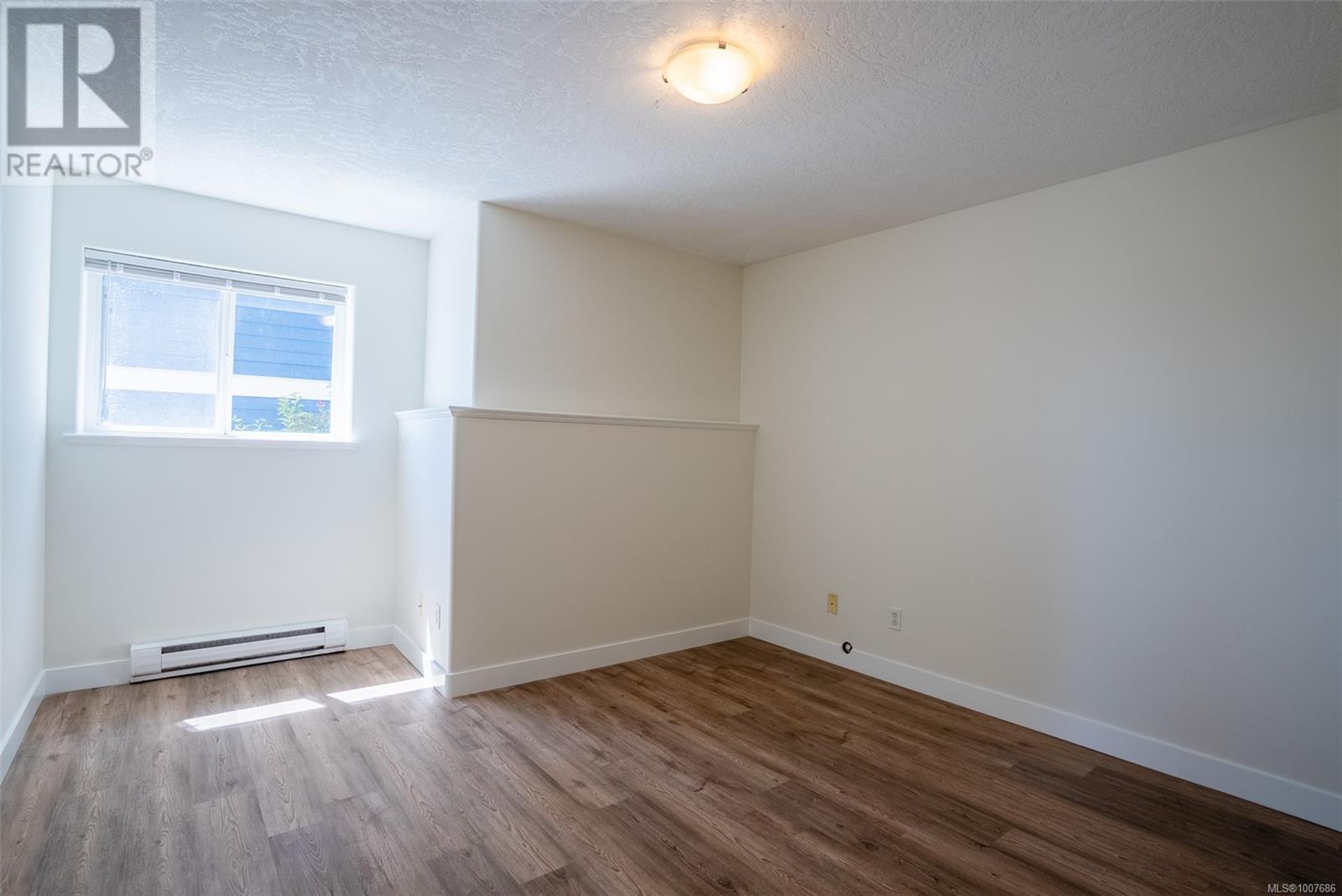 2562 CRYSTALVIEW DR - Image 46