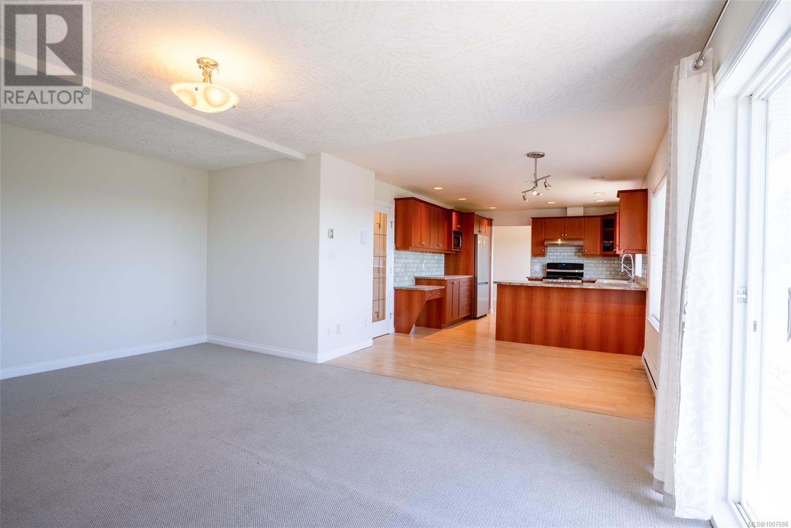 2562 CRYSTALVIEW DR - Image 6