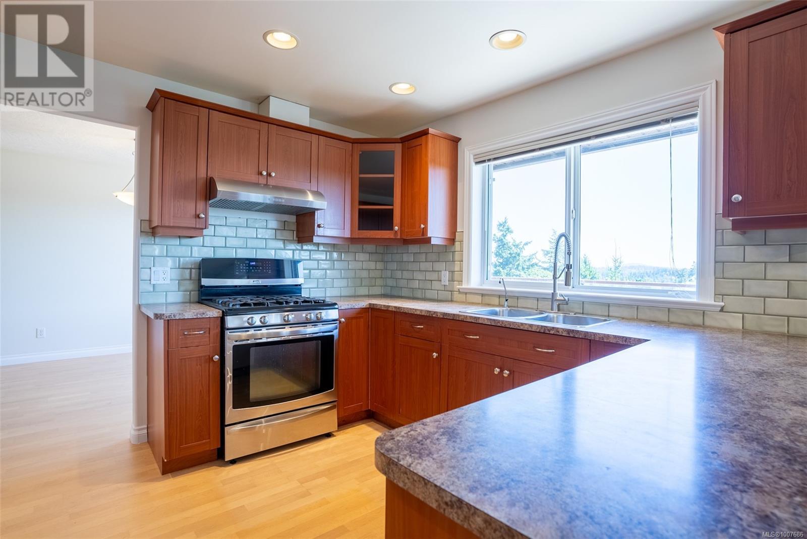 2562 CRYSTALVIEW DR - Image 9