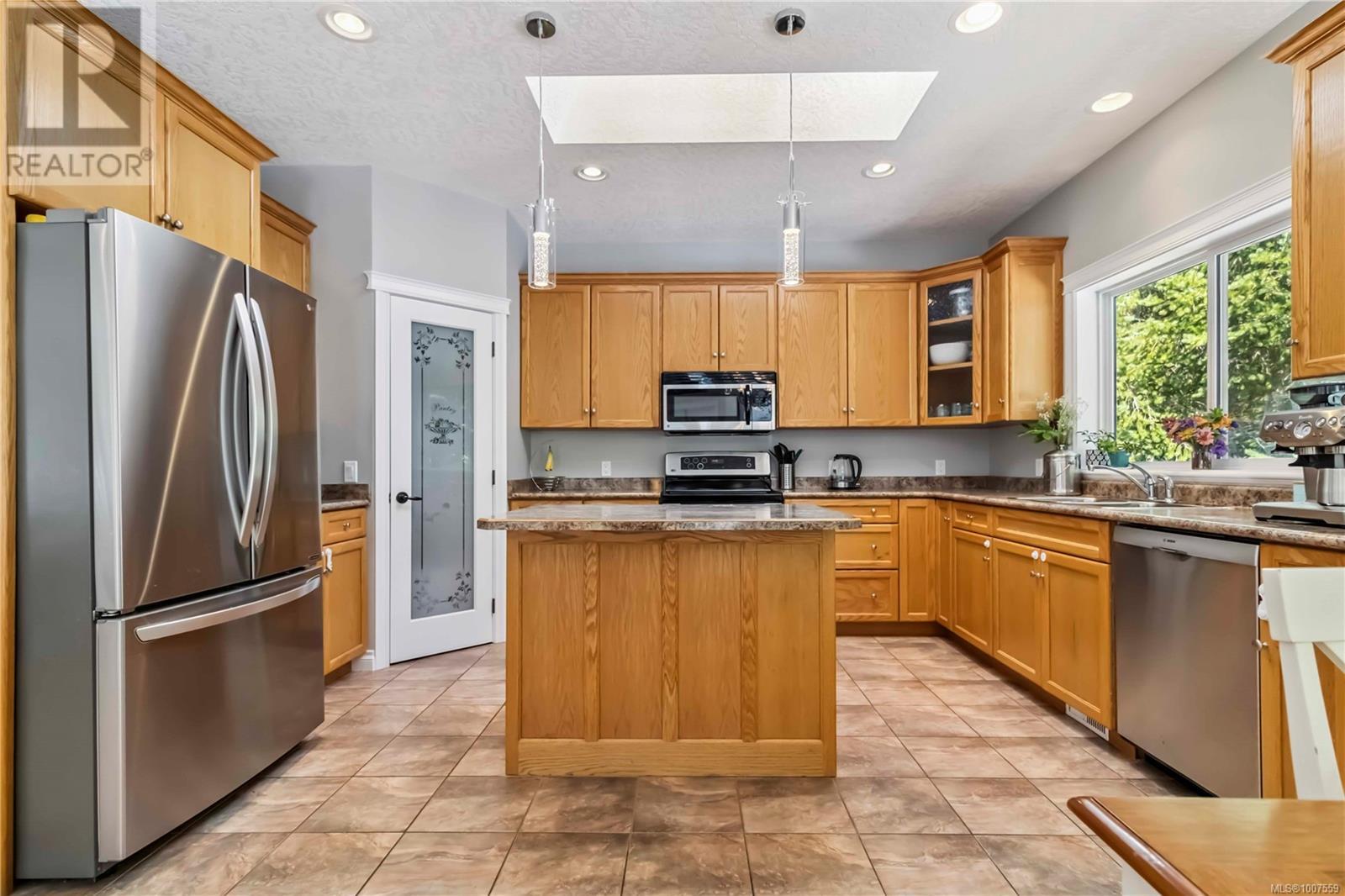 Photo 31 of 7230 Helen Pl, Sooke BC