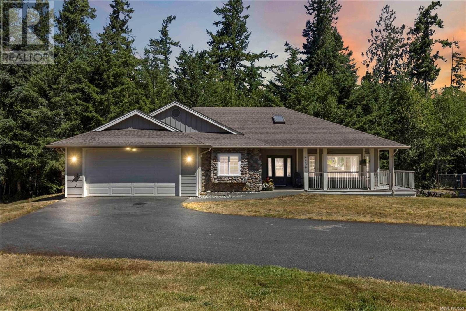 Photo 2 of 7230 Helen Pl, Sooke BC