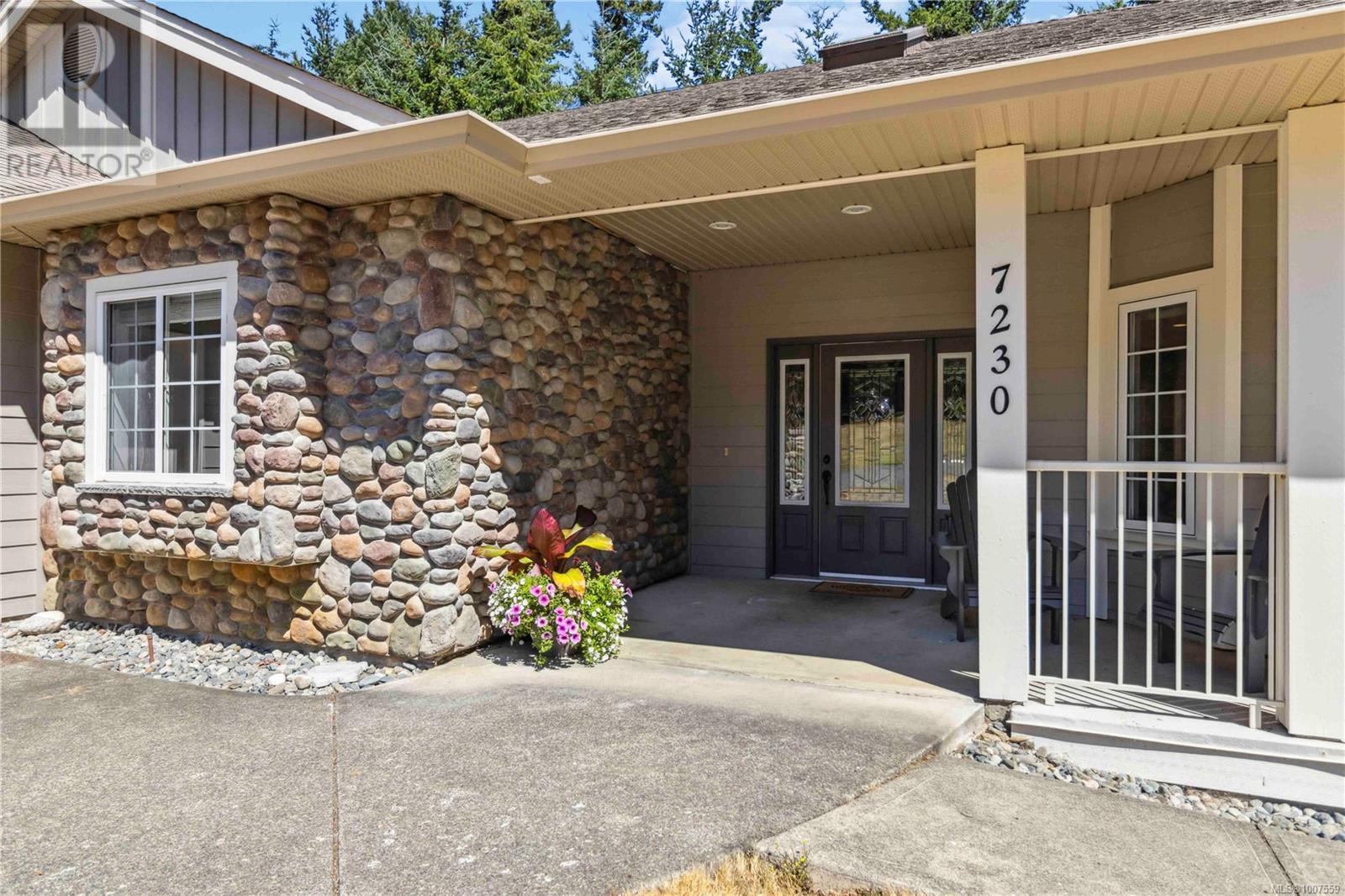 Photo 9 of 7230 Helen Pl, Sooke BC