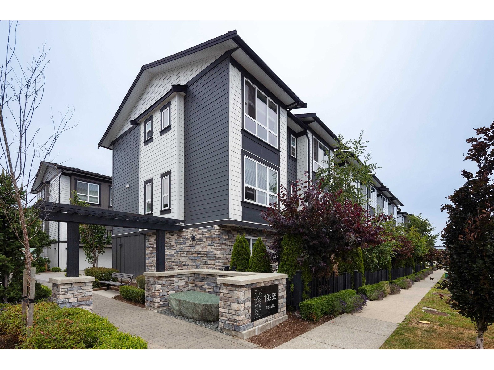 Photo 1 of 68 19255 Aloha Drive, Surrey BC