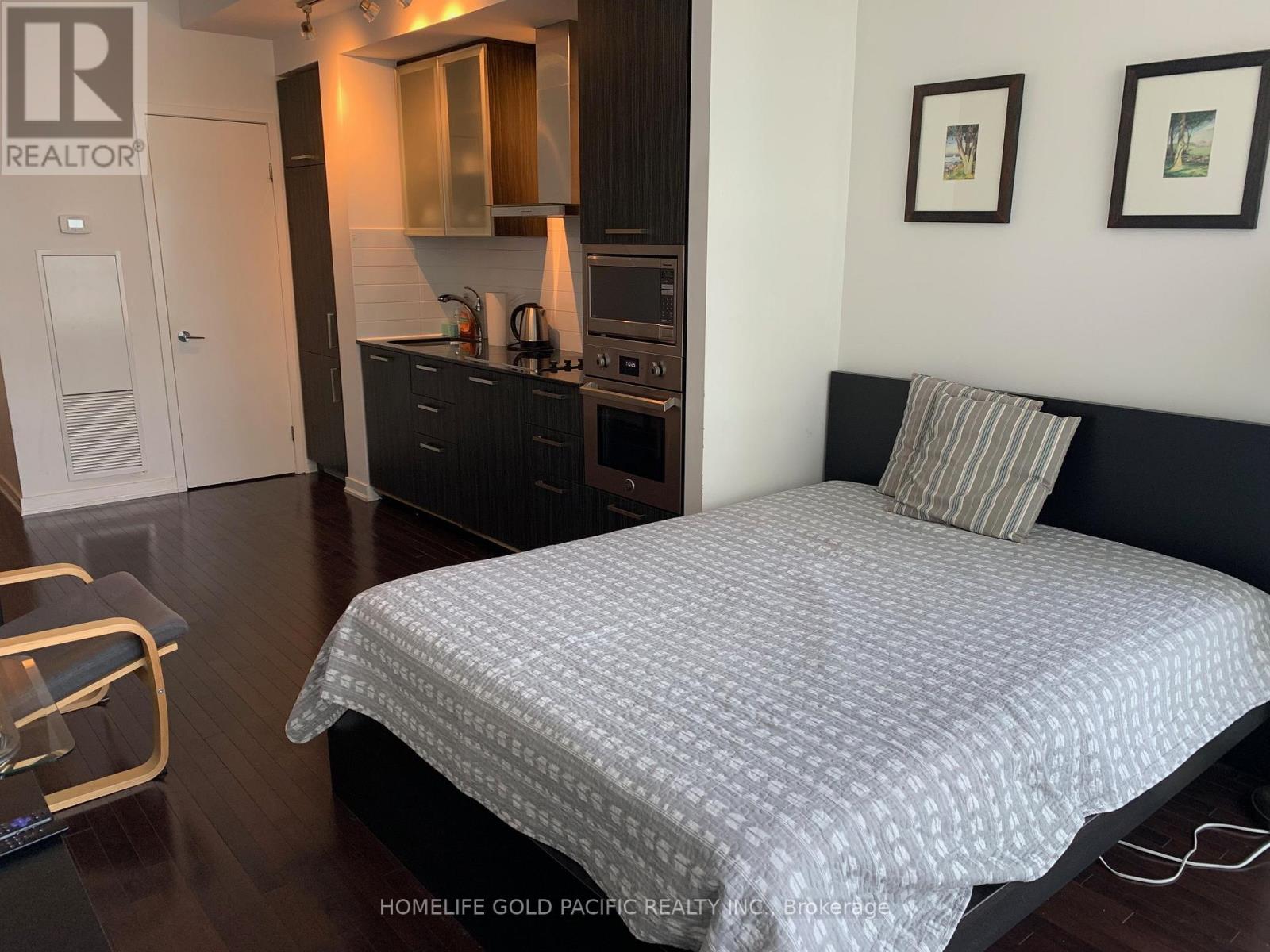 Photo 15 of 3108 12 York Street, Toronto ON