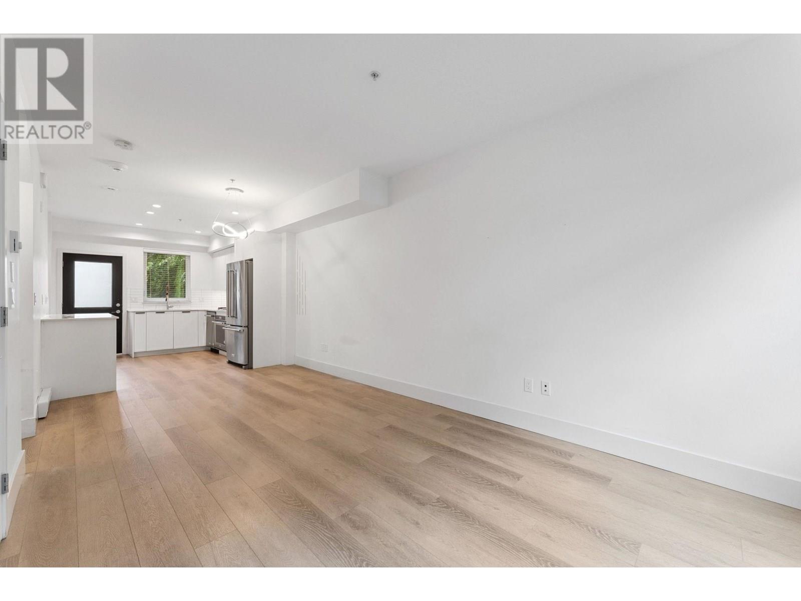 302 6933 ARCOLA STREET, Burnaby