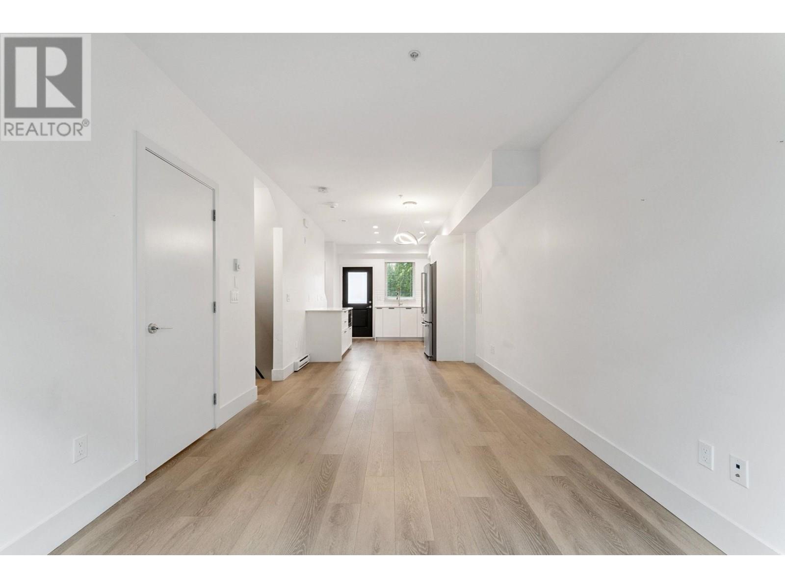 302 6933 ARCOLA STREET, Burnaby