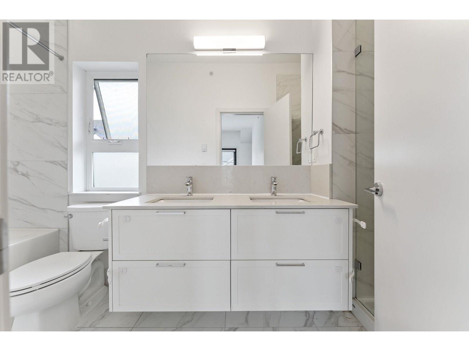 302 6933 ARCOLA STREET, Burnaby