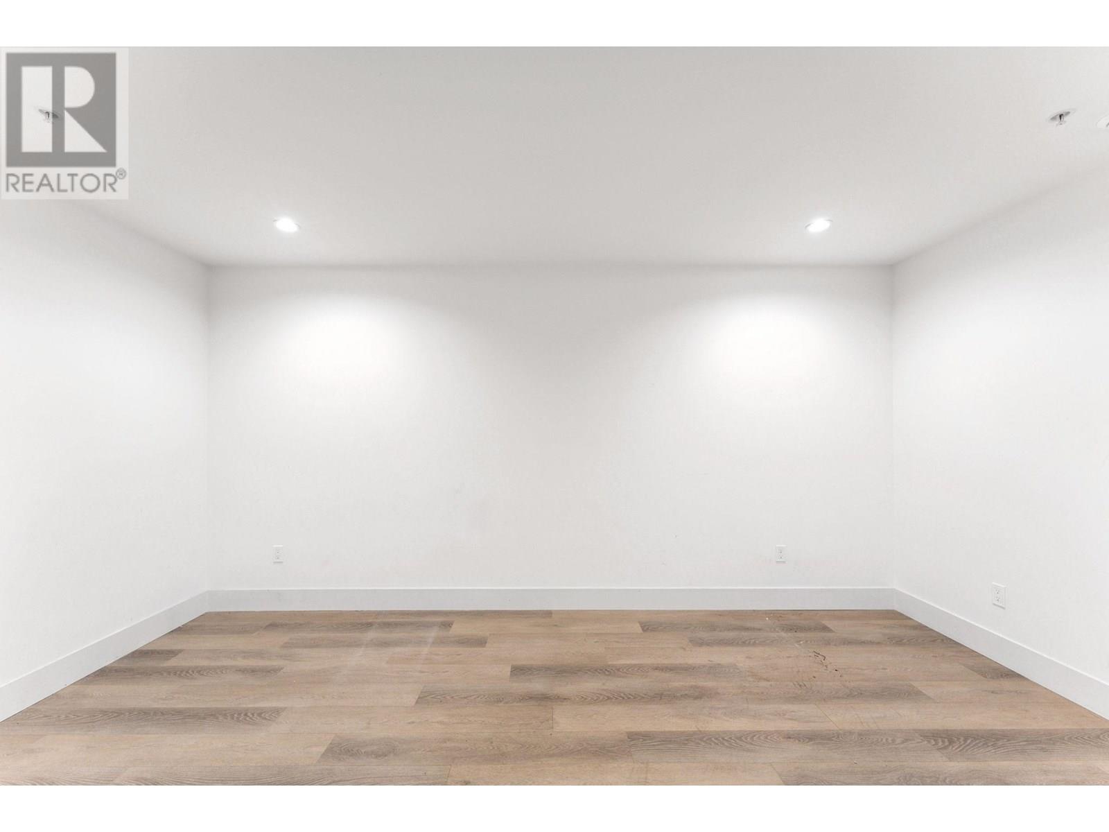 302 6933 ARCOLA STREET, Burnaby