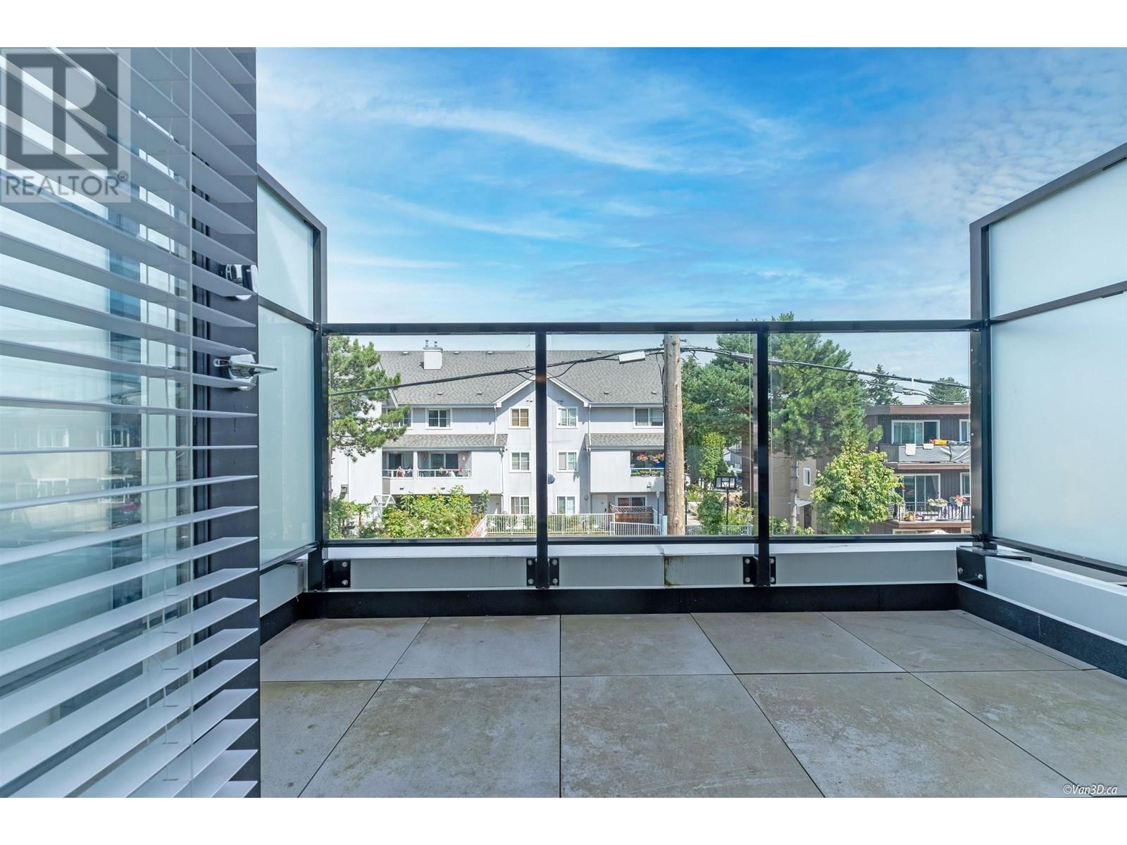 302 6933 ARCOLA STREET, Burnaby