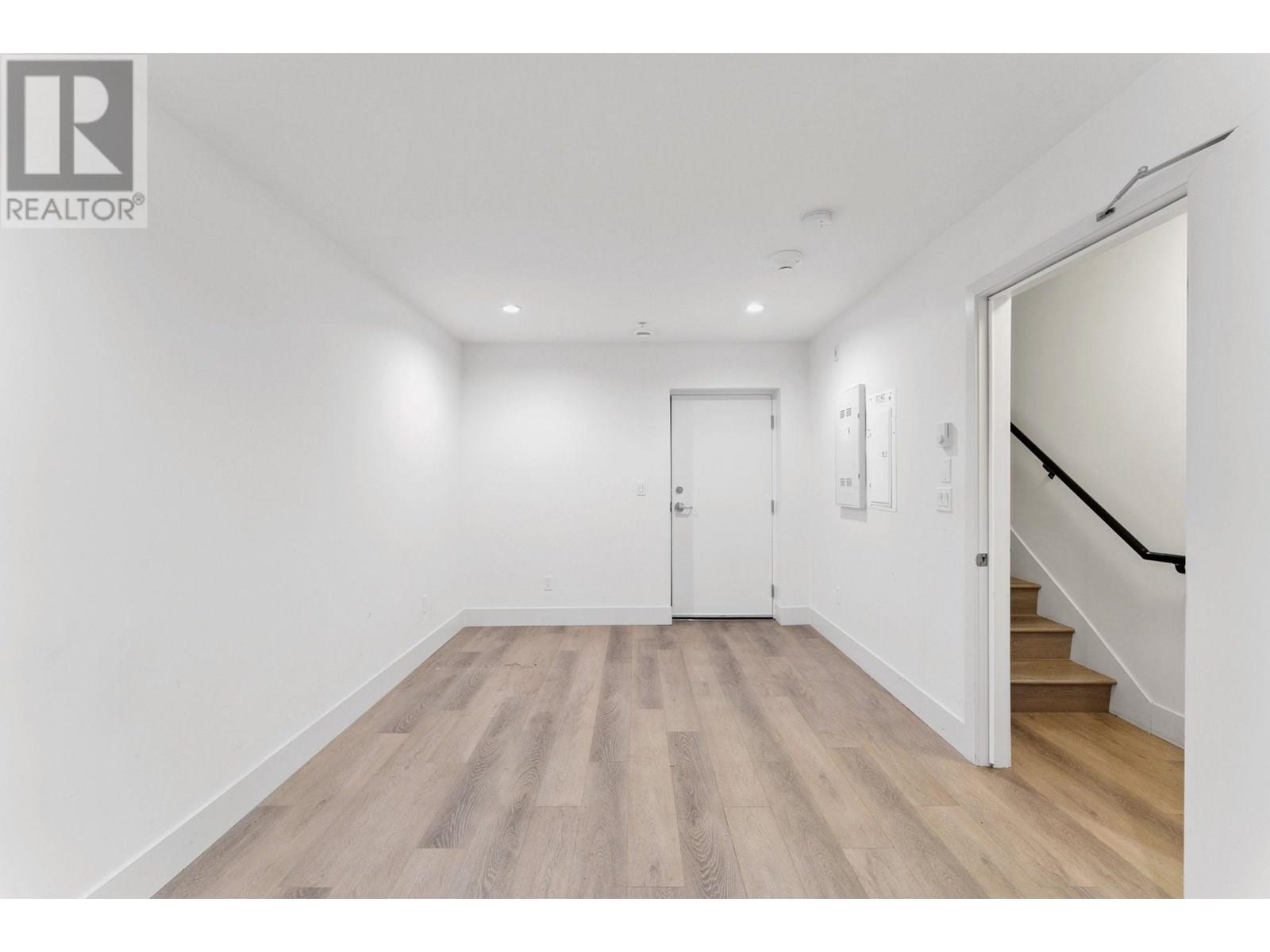 302 6933 ARCOLA STREET, Burnaby