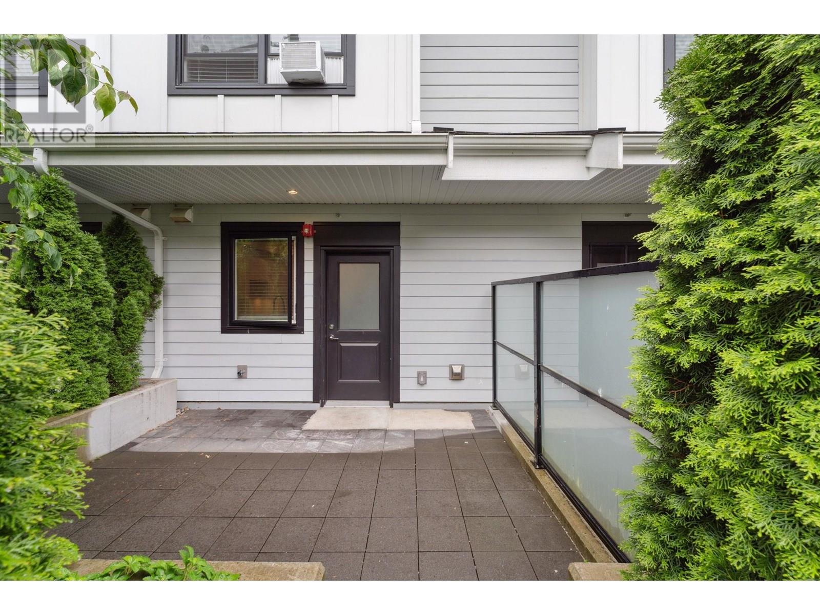 302 6933 ARCOLA STREET, Burnaby