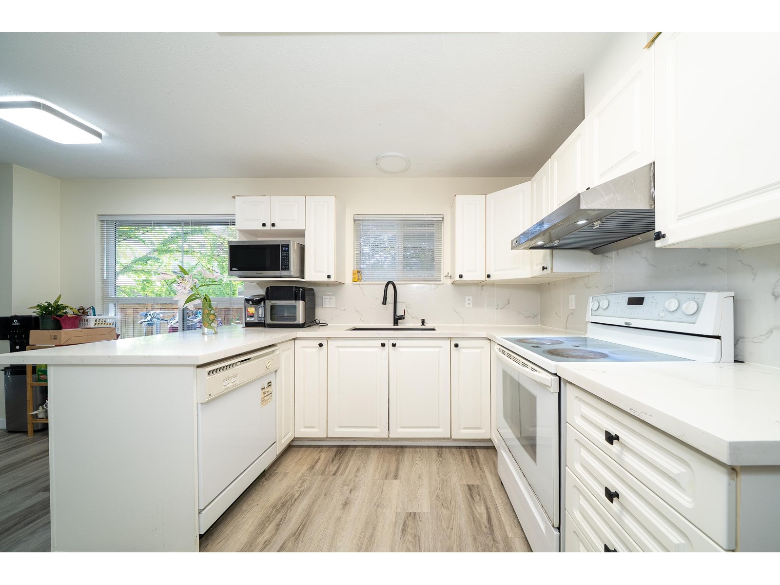 Photo 12 of 31 16155 82 Avenue, Surrey BC