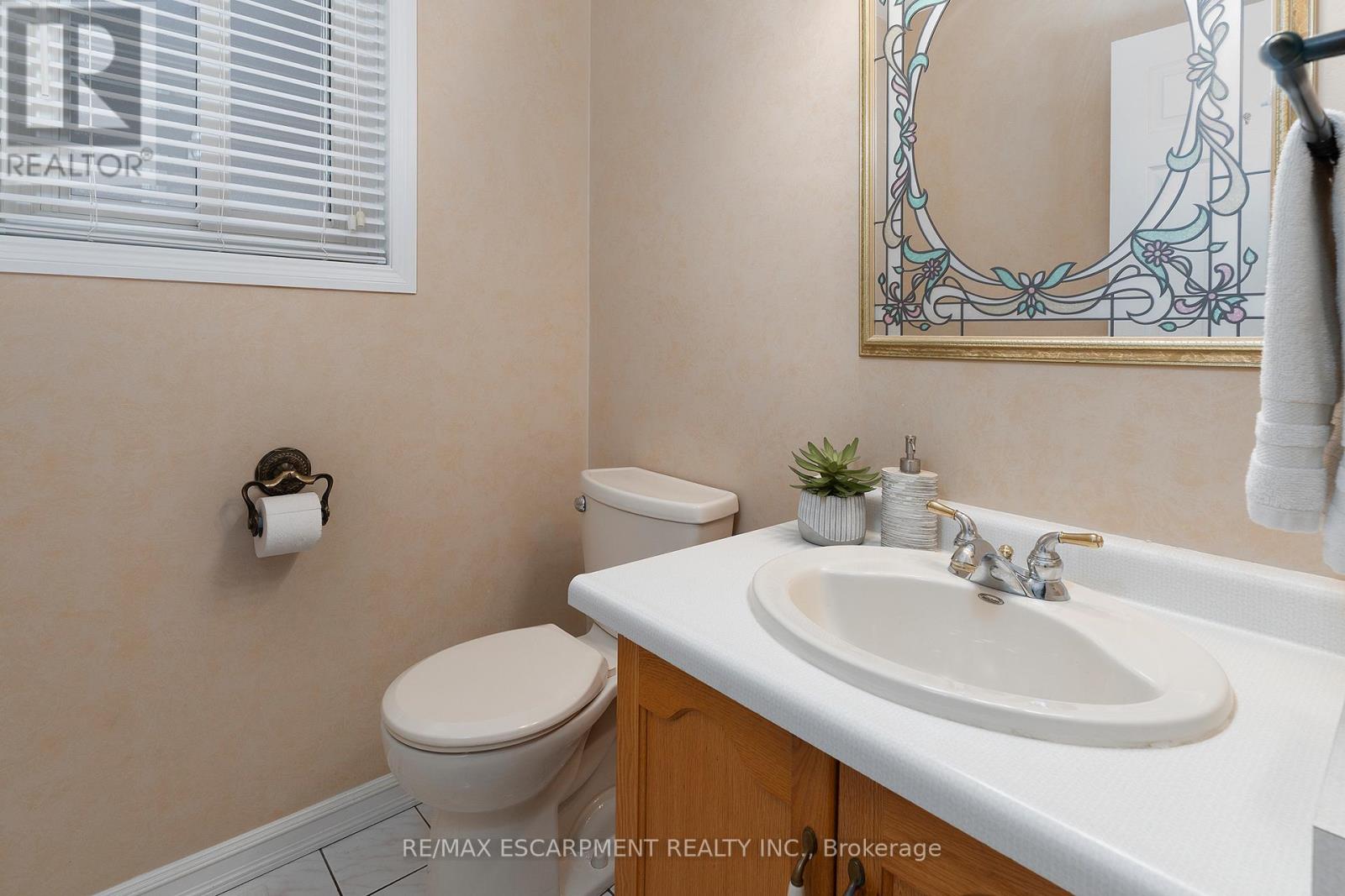 Photo 8 of 50 Ossington Drive, Hamilton ON
