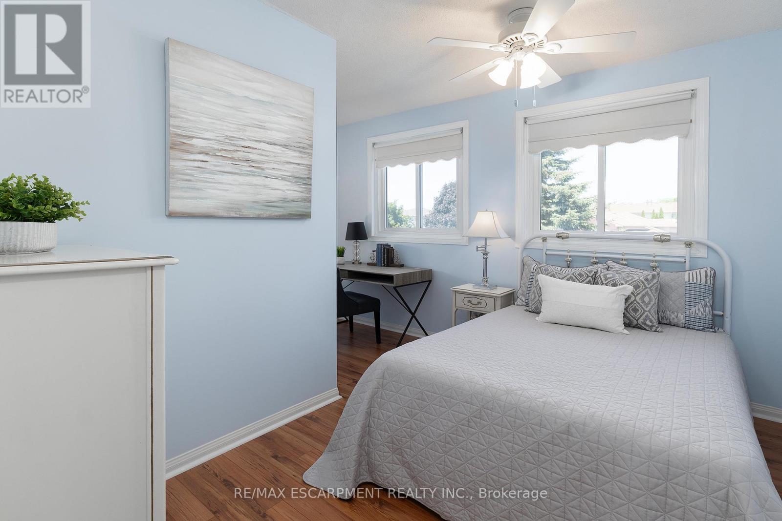 Photo 26 of 50 Ossington Drive, Hamilton ON