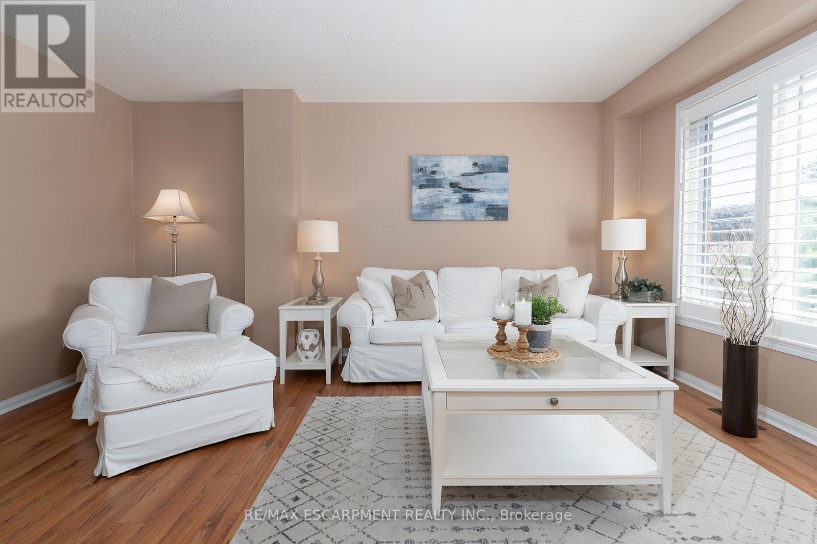 Photo 4 of 50 Ossington Drive, Hamilton ON