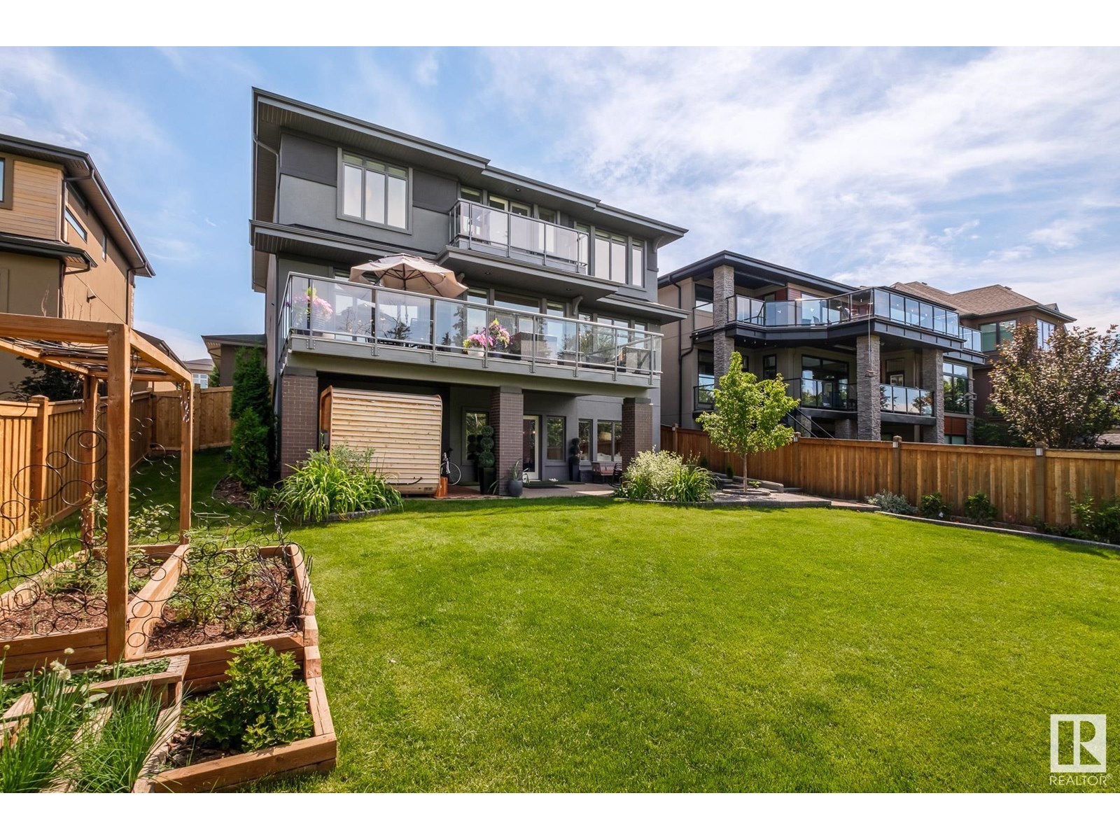 Photo 9 of 699 Howatt Dr Sw, Edmonton AB